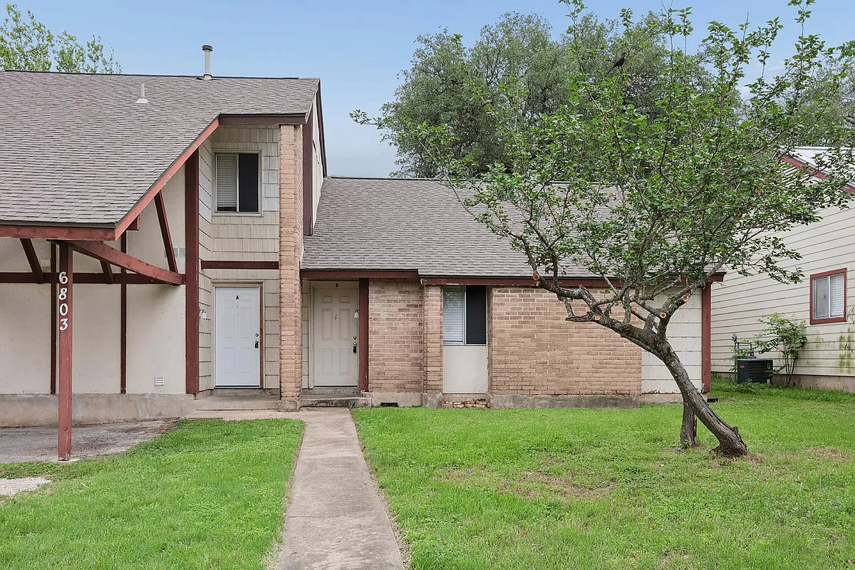 Building Photo - 6803 Woodhue Dr #B