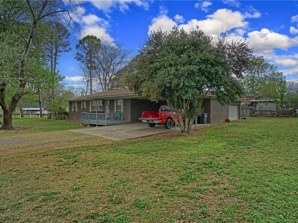233 E K St, Russellville, AR 72801