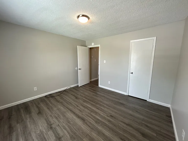 121 Hillshire Cv #R — Photo 5