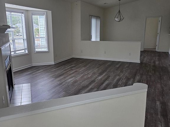 2nd image of 120 Breezewood Dr APT E