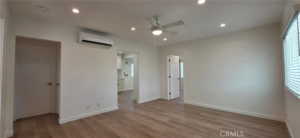 3 bed, 929 sqft, $4,600 — Photo 3