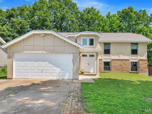 363 Windyoak Dr, Ballwin, MO 63021