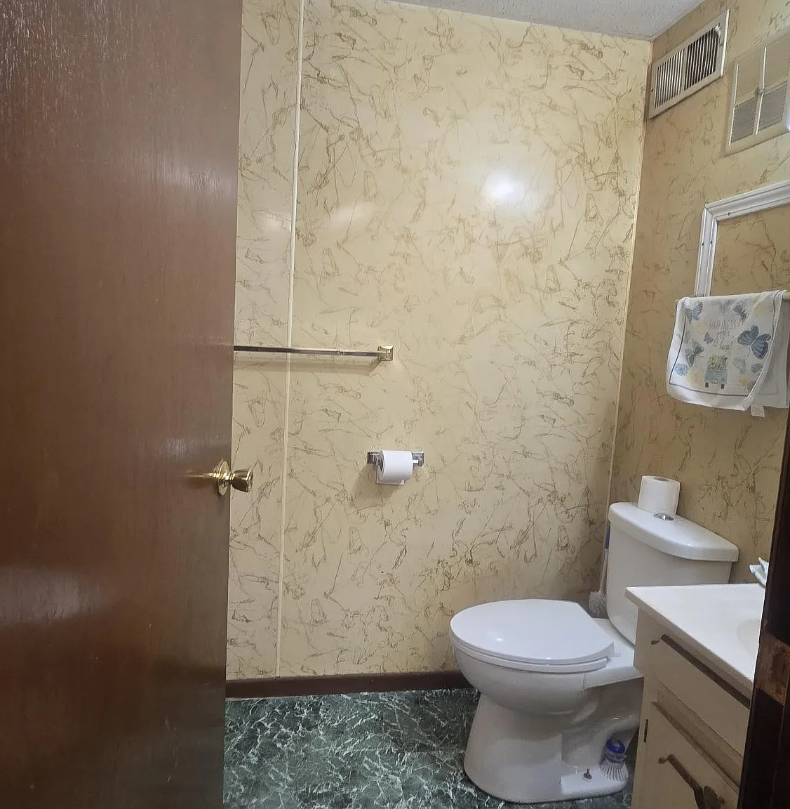 1 bed, 350 sqft, $750 — Photo 2