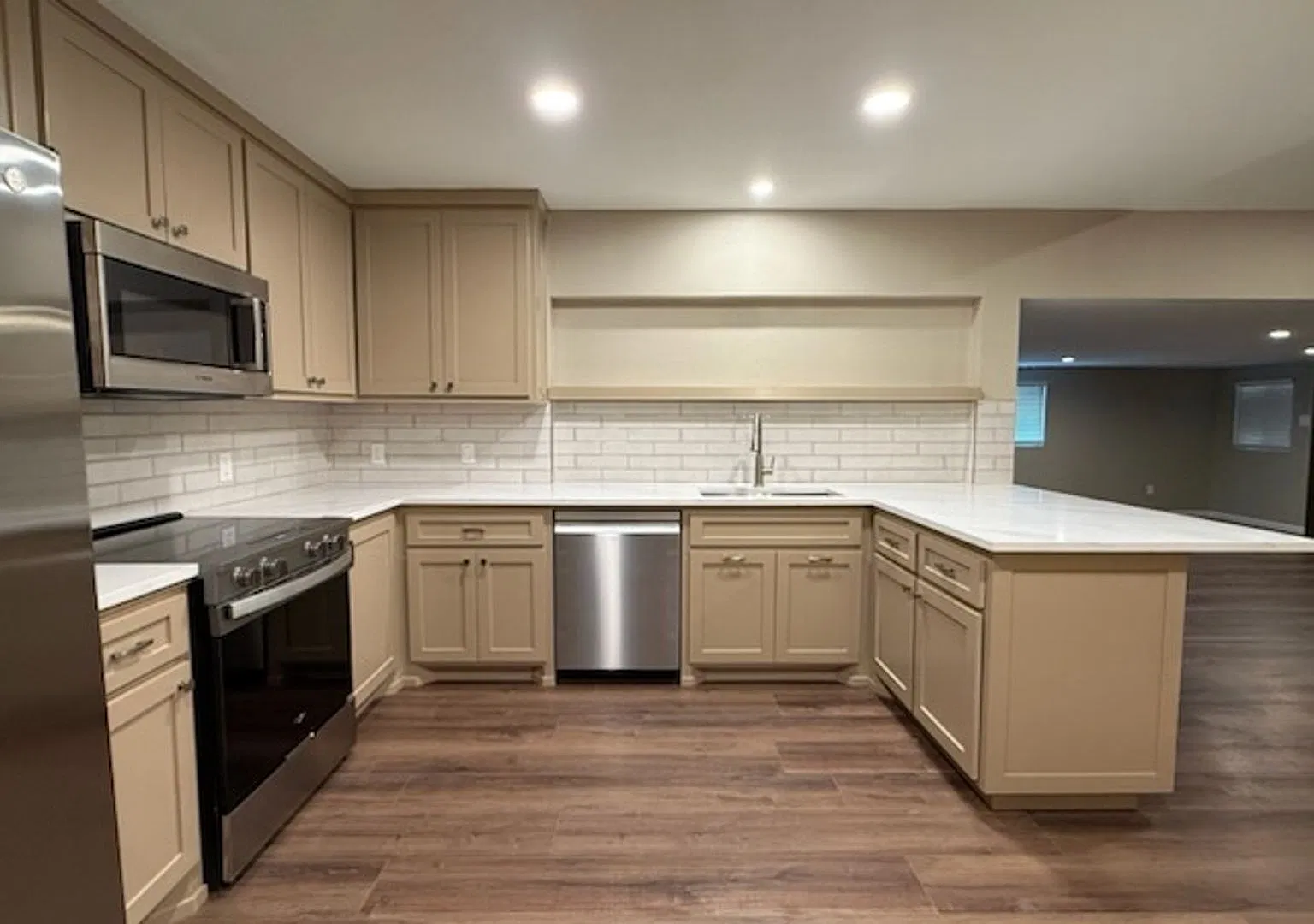 2701 Ivanhoe Ln. Available Now! — Photo 3