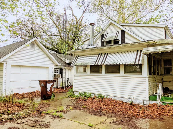 3324 N Grove Dr, Monroe, MI 48162