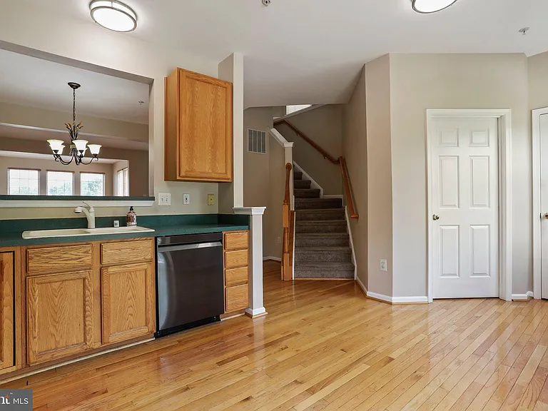 8818 Papillon Dr — Photo 21