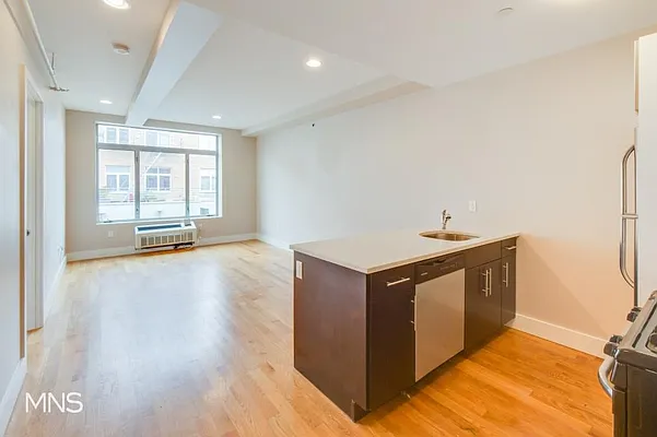 Rented by MNS Marketing | media 3