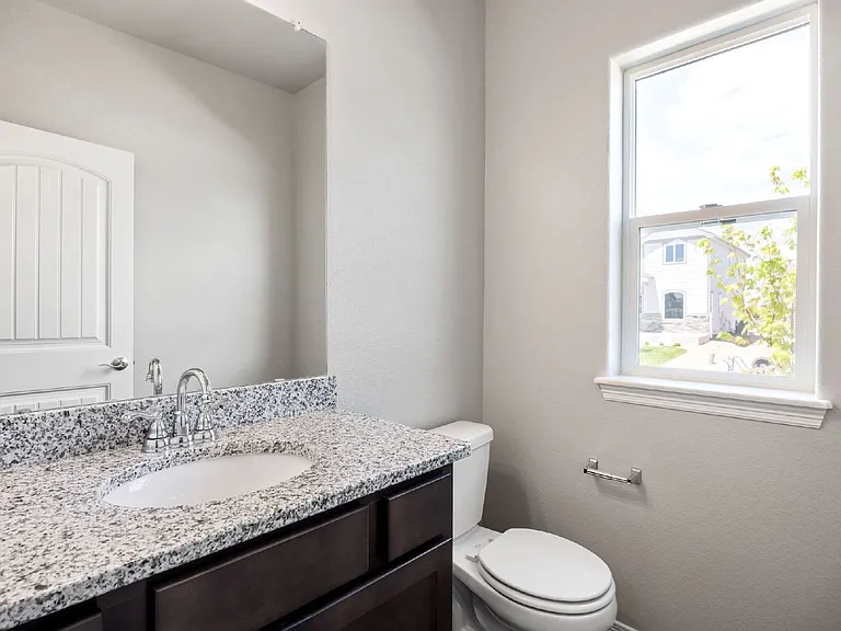 5694 Olathe Ave — Photo 5