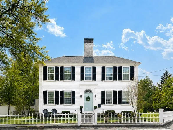 12 Summer St, Kingston, MA 02364