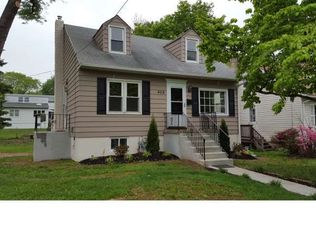 409 Crown St, Willow Grove, PA 19090
