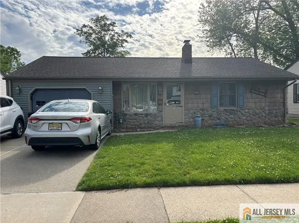 492 Booth Ct, Rahway, NJ 07065