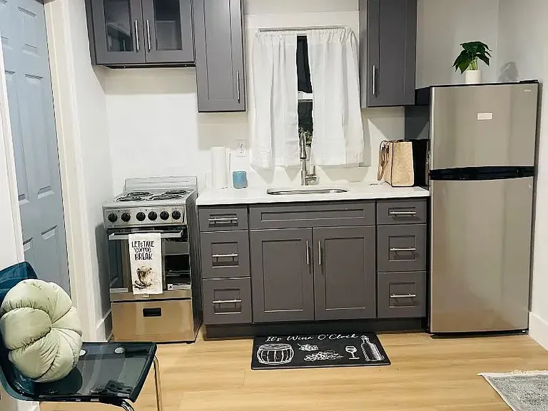 613 Citrus St — Photo 3