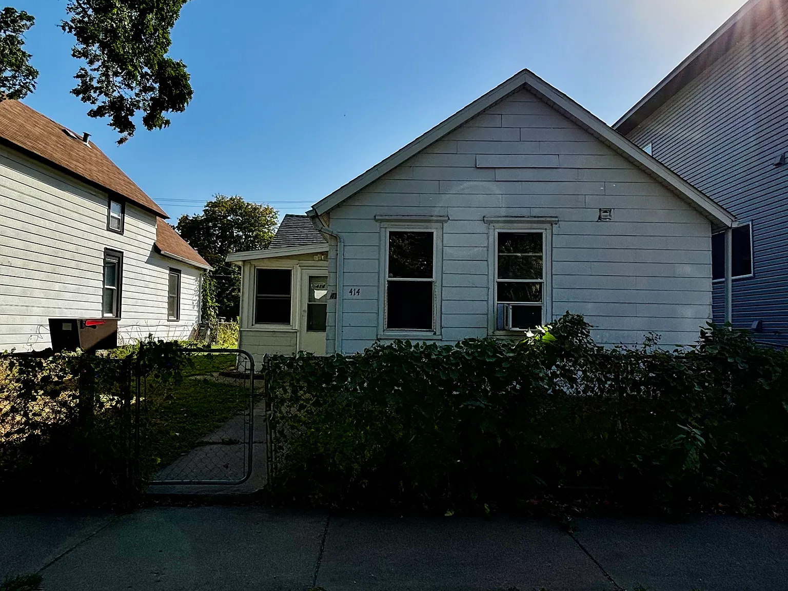 3 bed, 1.5 bath, 960 sqft, $1,750 — Photo 1