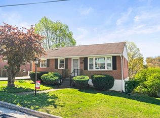 2204 Davis St, Staunton, VA 24401