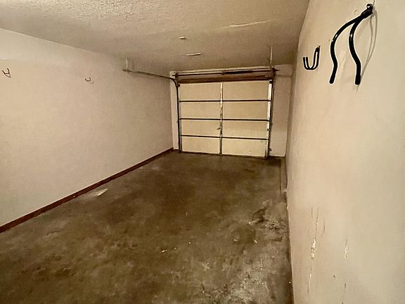 3rd image of 622-624 E 5th St