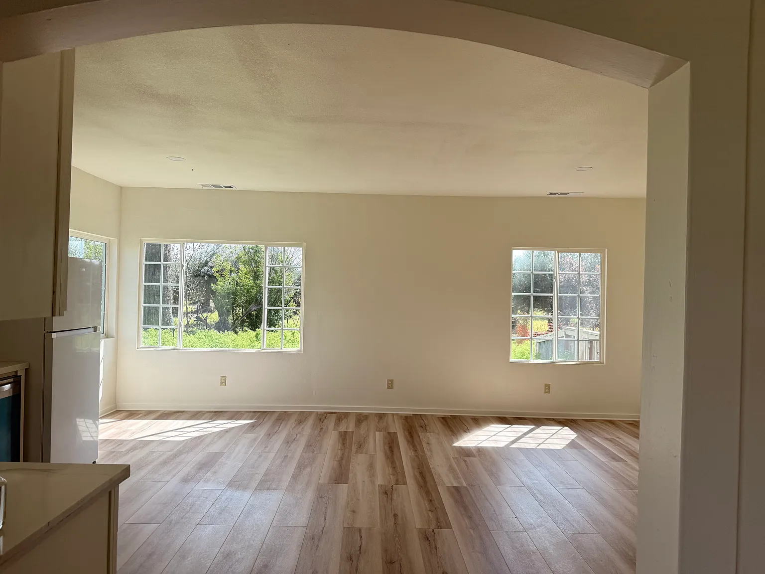 3 bed, $2,100 — Photo 4