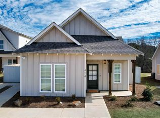 1103 Woodland Cir, Opelika, AL 36801