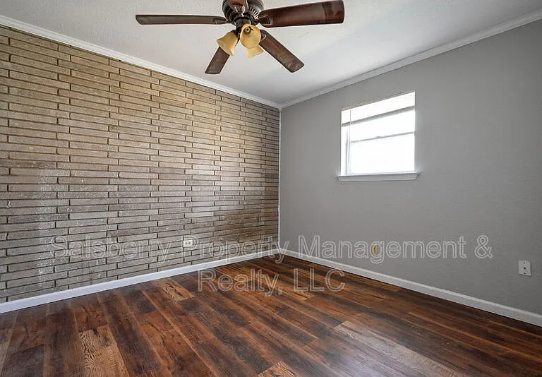 1211 NW 3rd Ave — Photo 7
