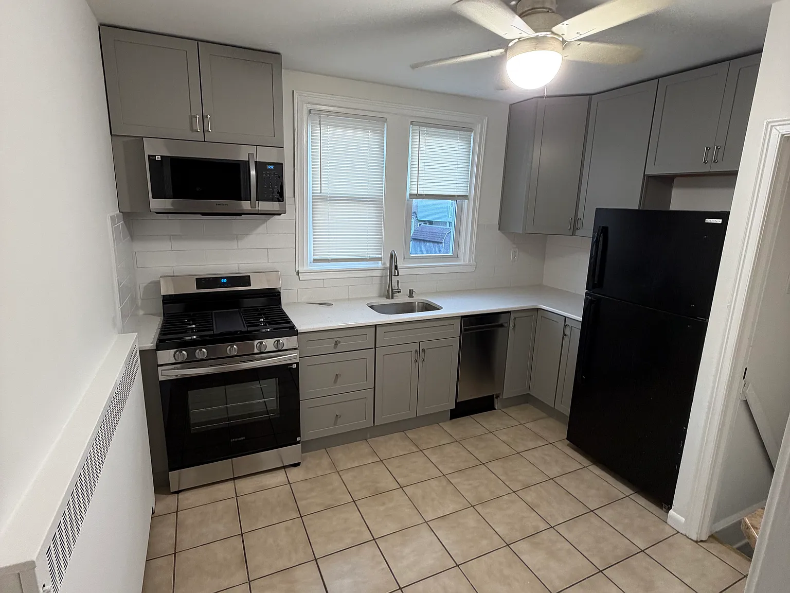 3 bed, 1186 sqft, $2,600 — Photo 3