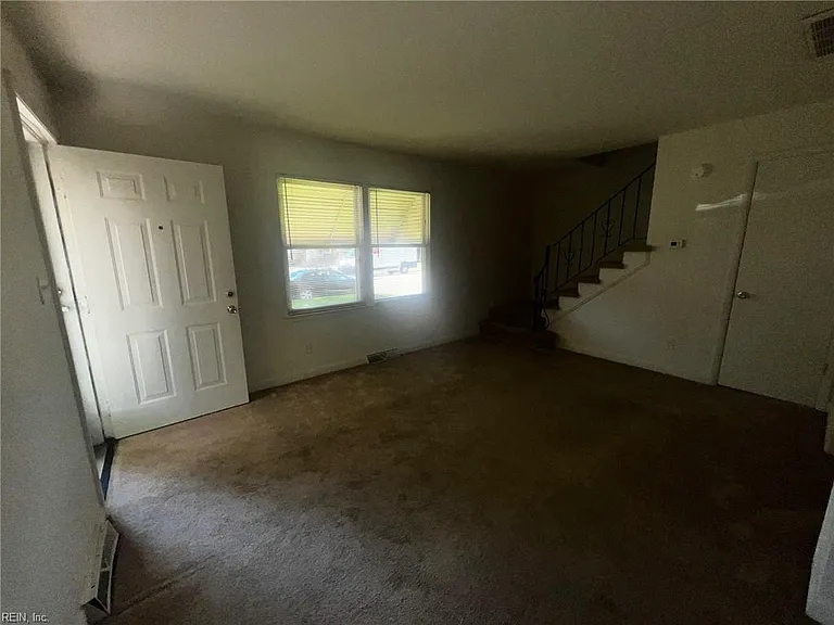 3626 Bart St — Photo 2