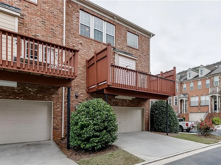 2801 Loftview Sq — Photo 38