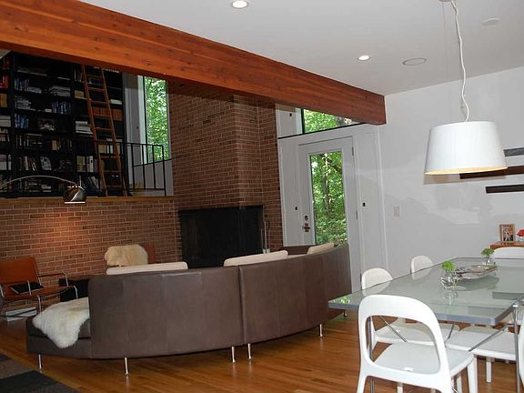 4th image of 21W325 Crescent Blvd