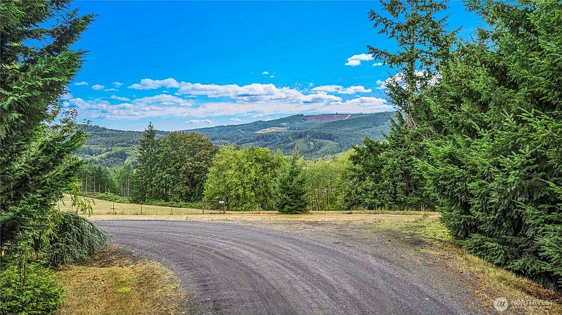 5th image of 176 Flyaway Road