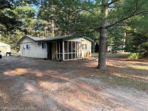 2445 Royce Ave, Luzerne, MI 48636