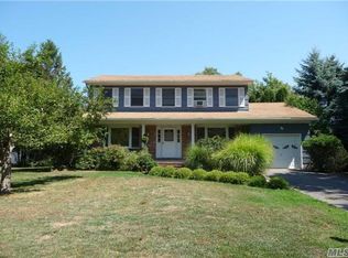 300 Green Hill Ln, Greenport, NY 11944
