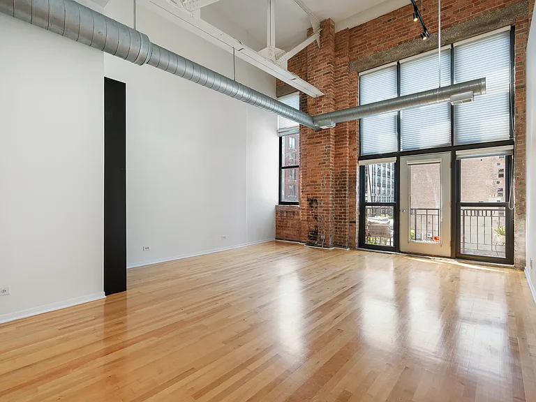 203 S Sangamon St #303 — Photo 4