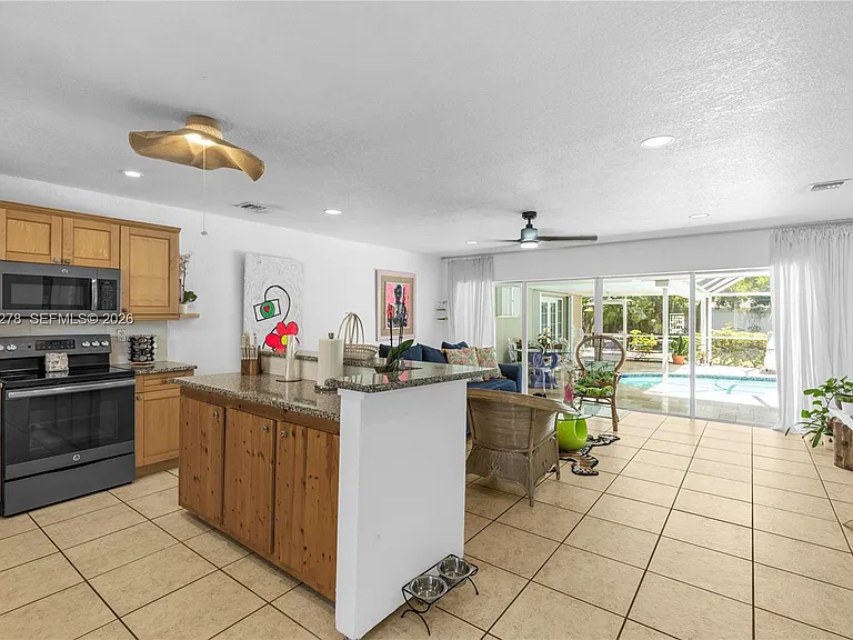 809 SE 14th Dr — Photo 20