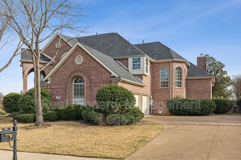 4 bed, 3.5 bath, 4165 sqft, $5,245 — Photo 3