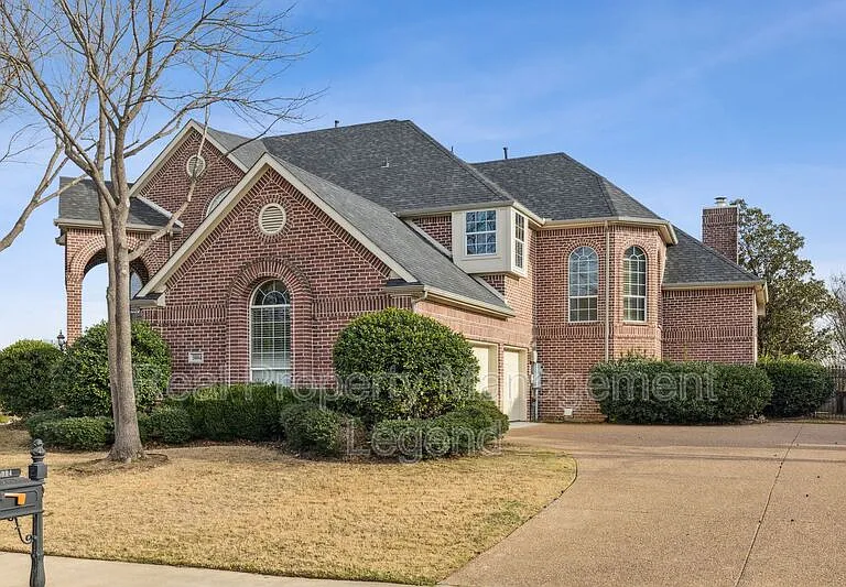 5004 Seville Ln — Photo 3