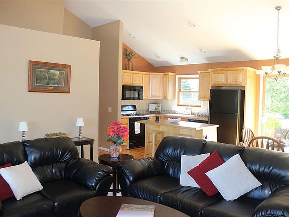 4th image of 635 Francis Dr