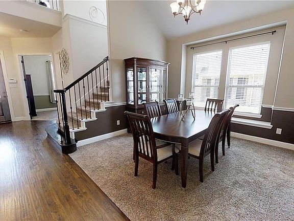 4th image of 411 Florence Dr