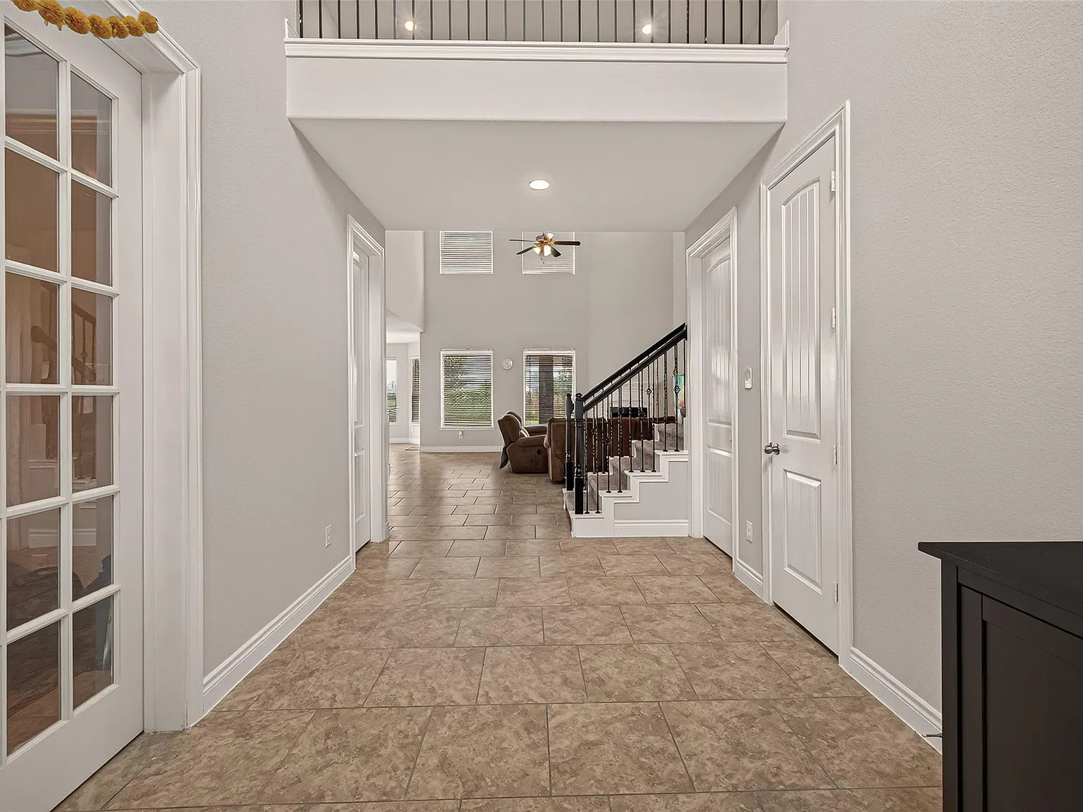 4 bed, 3.5 bath, 3019 sqft, $3,000 — Photo 3