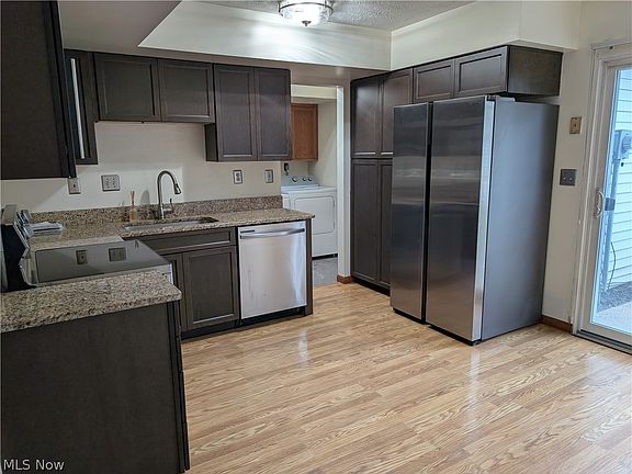 5th image of 3145 Lost Nation Rd APT C
