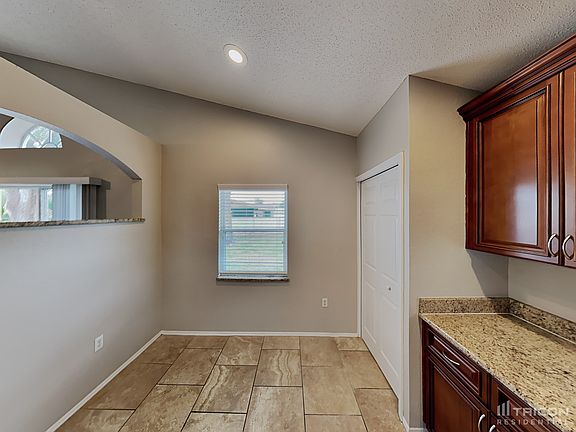 4th image of 2720 S Palmeden Dr