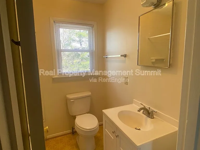 457 Steeles Fort Rd #10 — Photo 8