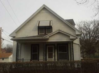 215 11th St NW, Cedar Rapids, IA 52405