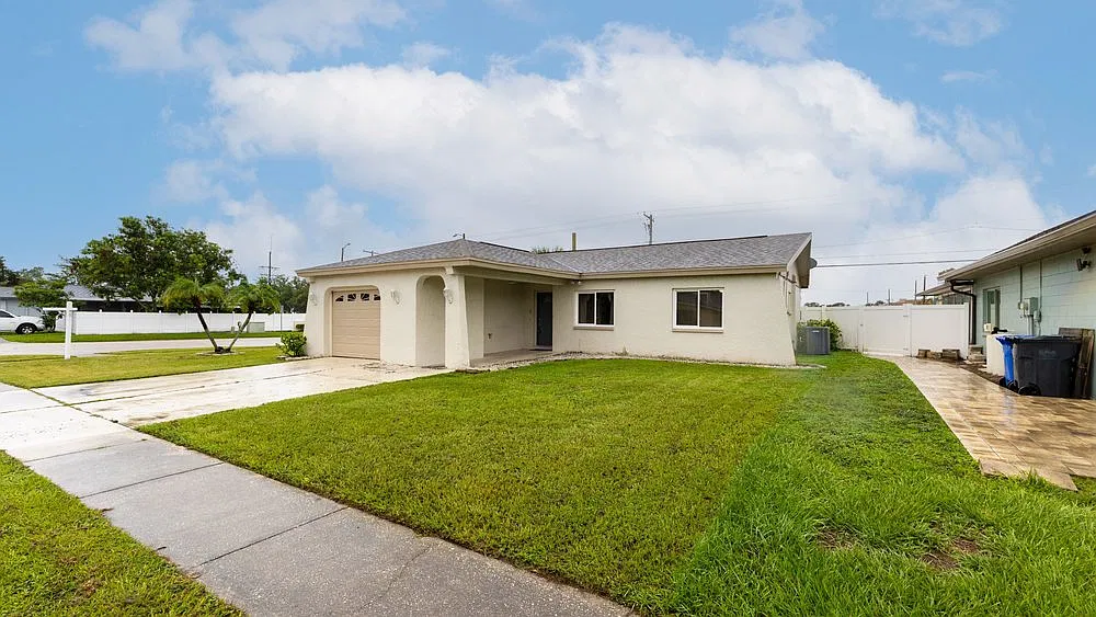 4 bed, 1599 sqft, $2,550 — Photo 4
