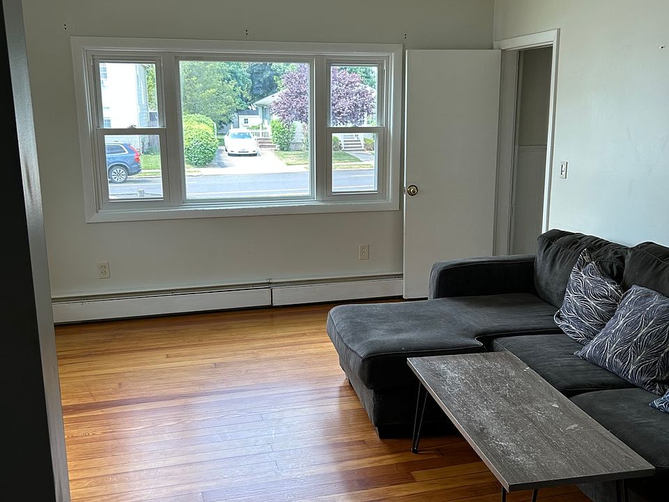 325 Daggett Ave FLOOR 1, Pawtucket, RI 02861 Zillow