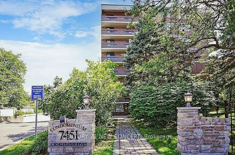 7451 Yonge St #101 — Photo 2