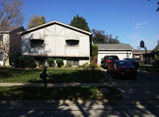 1096 Foxworth Blvd, Lombard, IL 60148