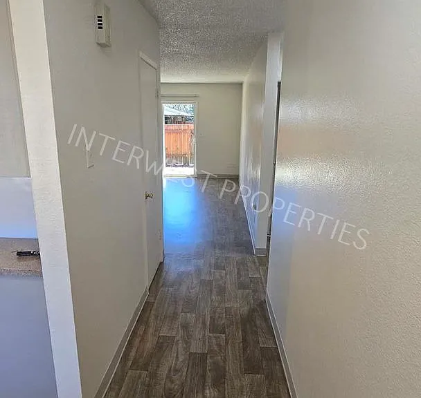 Canterbury Terrace Apartments — Photo 14