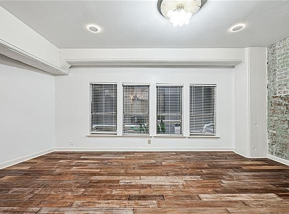 4th image of 333 Julia St APT 220