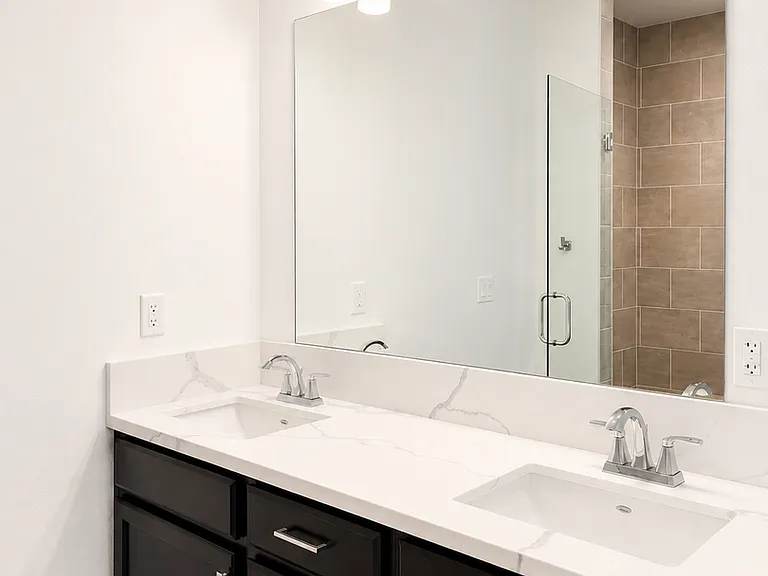 529-543 W 1st St #&-100-114 — Photo 17