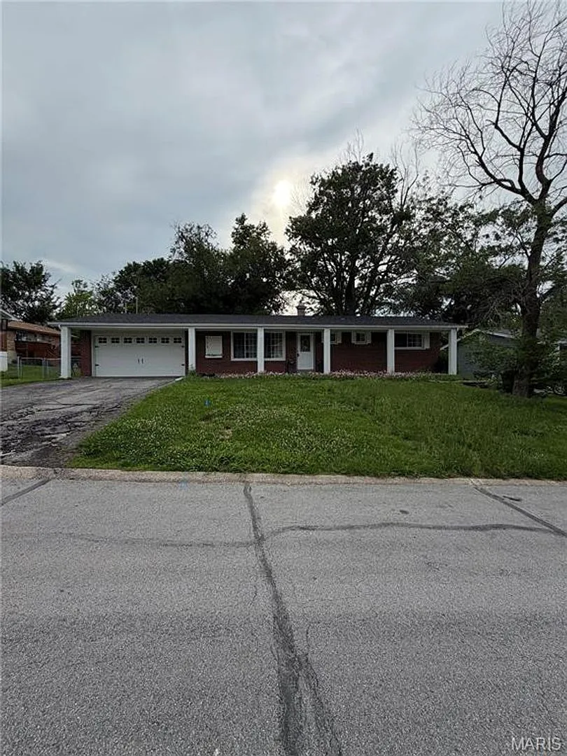 713 Plaza Drive | O'Fallon 63366 — Photo 1