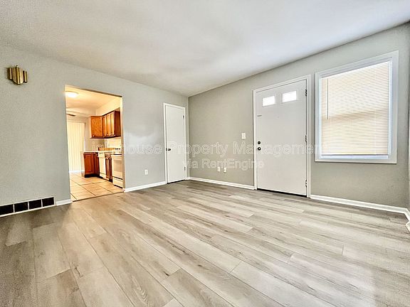 3rd image of 1745 Dawes Ct SE