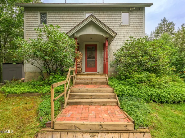 29 Jay Ln, Great Barrington, MA 01230